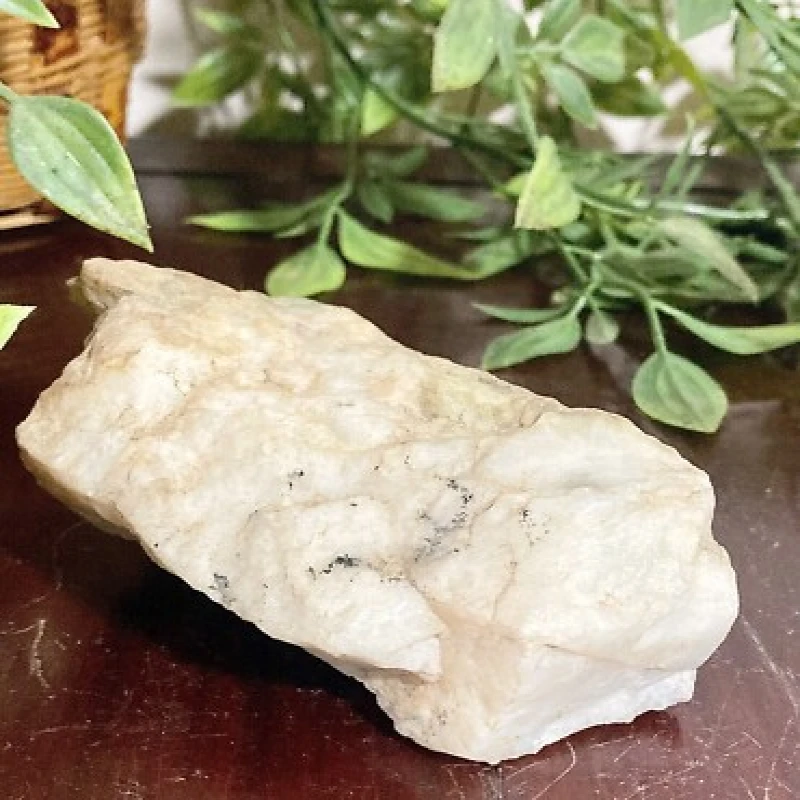 Milky Quartz – Nature’s White Wonder